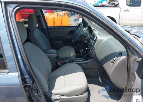 2005 Ford Escape Xlt из США, поврежденный, VIN 1FMCU93115KA39021